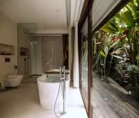 Вилла BOND Bali, Ванная комната для гостей